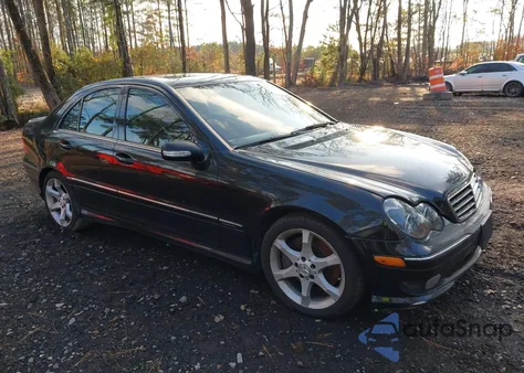 2007 Mercedes-Benz C 230 Sport z USA, uszkodzony, nr VIN WDBRF52H57F920251